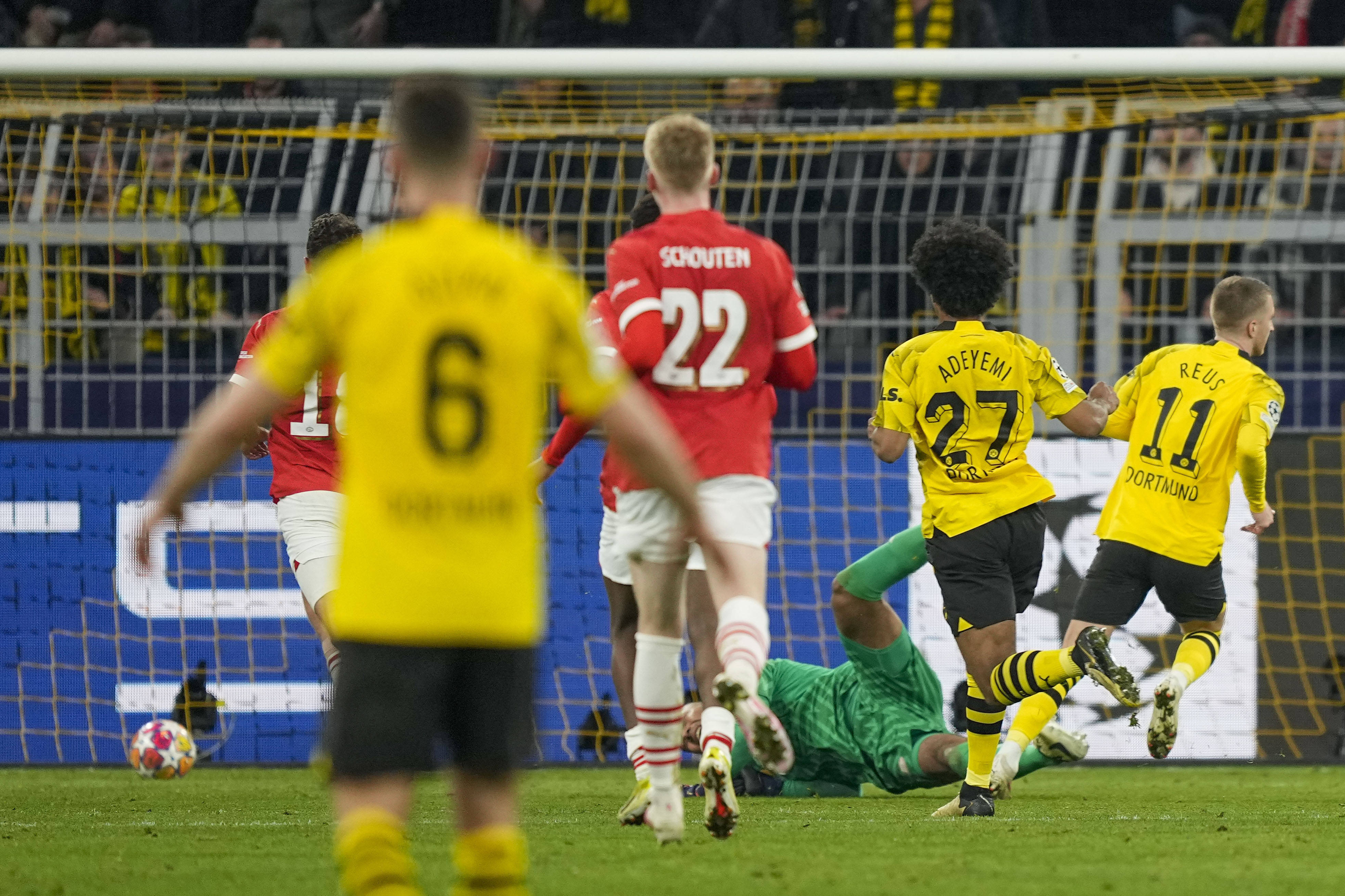 PG中国官网-曼联意外淘汰，埃因霍温晋级欧冠八强