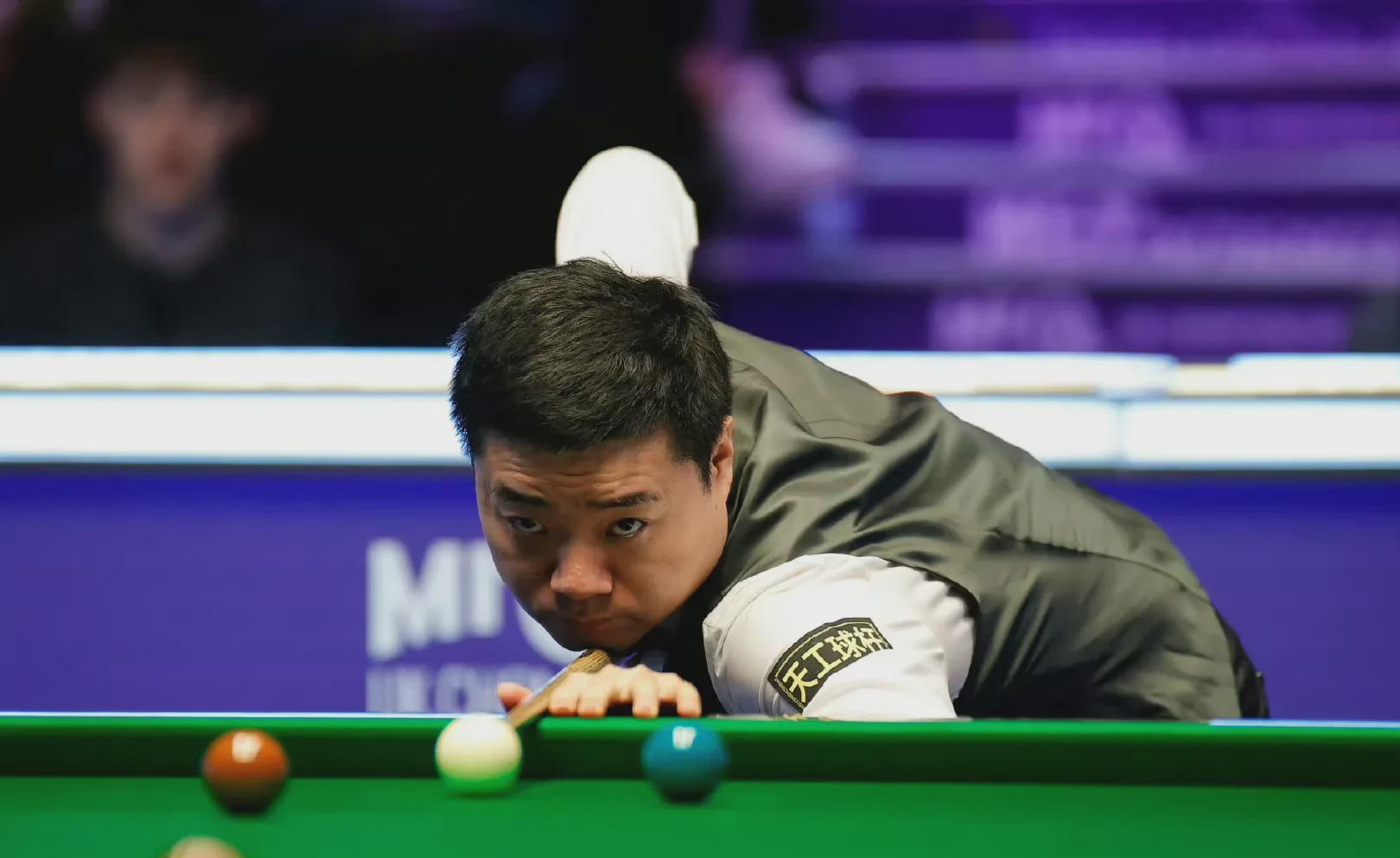 场上对决激烈激动人心，精彩纷呈的简单介绍