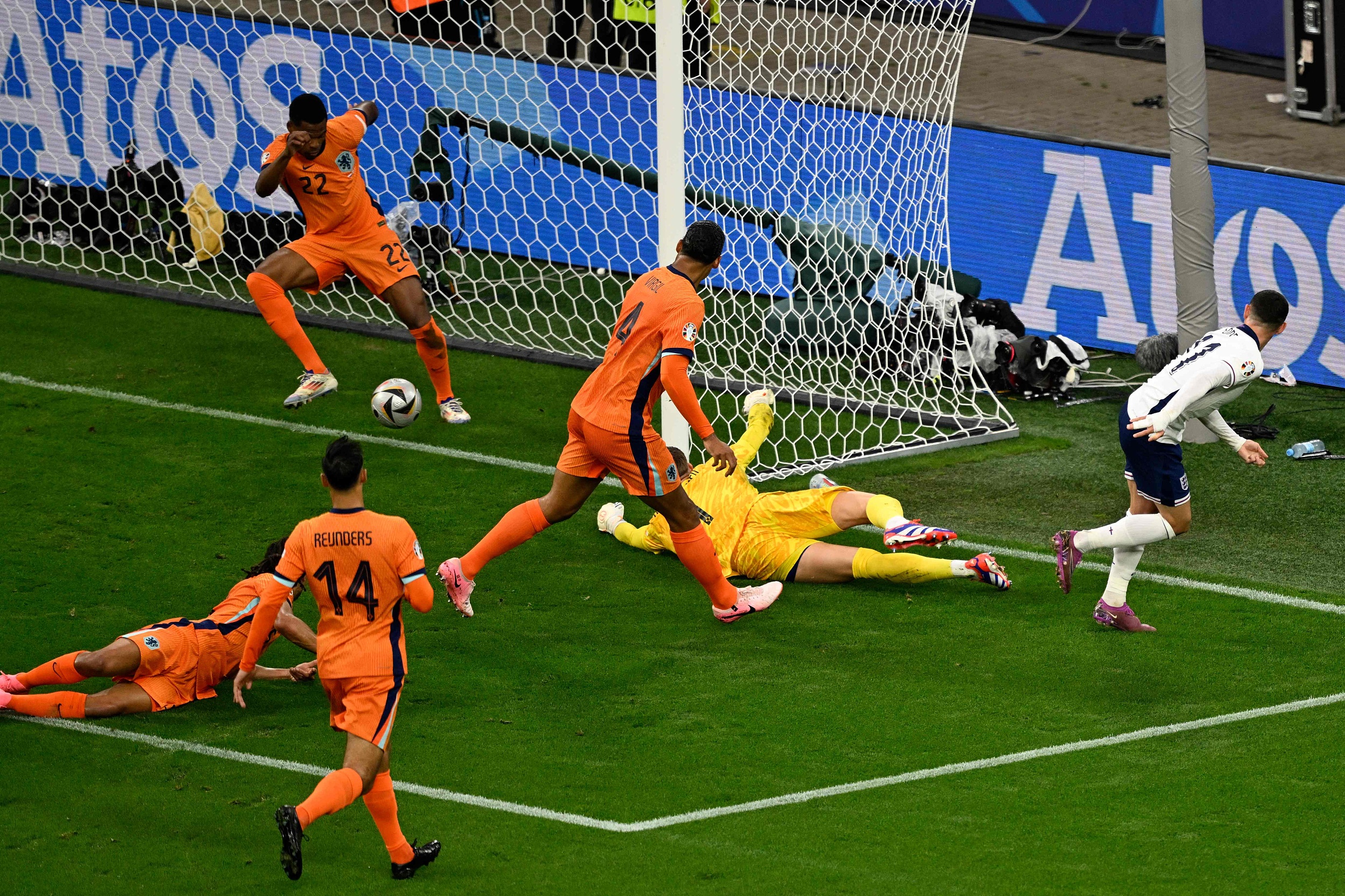 PG平台-荷兰队大胜对手，晋级希腊在望的简单介绍