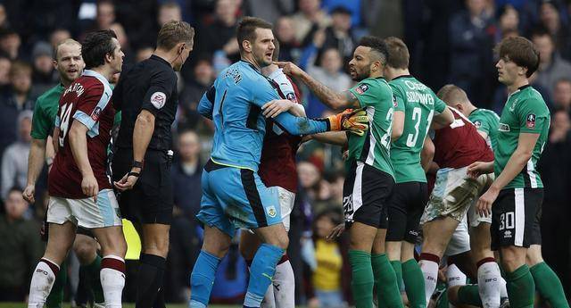 PG平台-查尔顿捍卫主场，战平谢周三的简单介绍