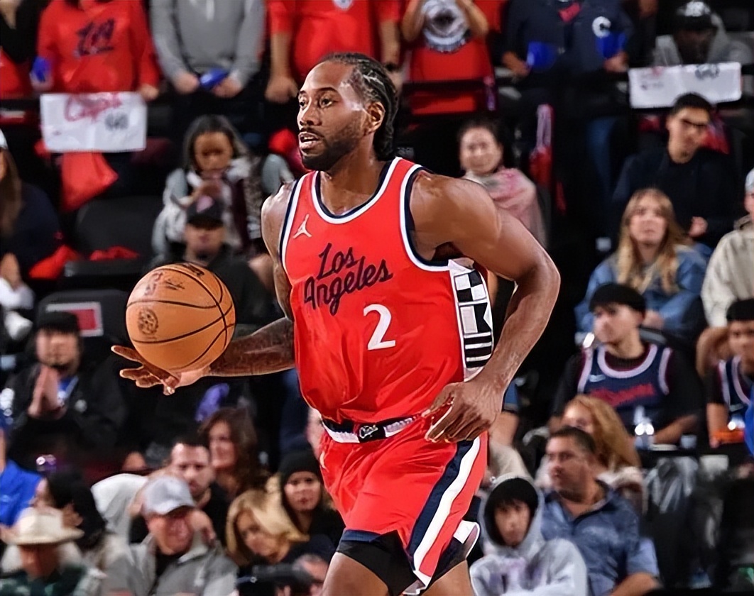 雄鹿苦战击败快船,豪取胜利 雄鹿苦战击败快船,豪取胜利