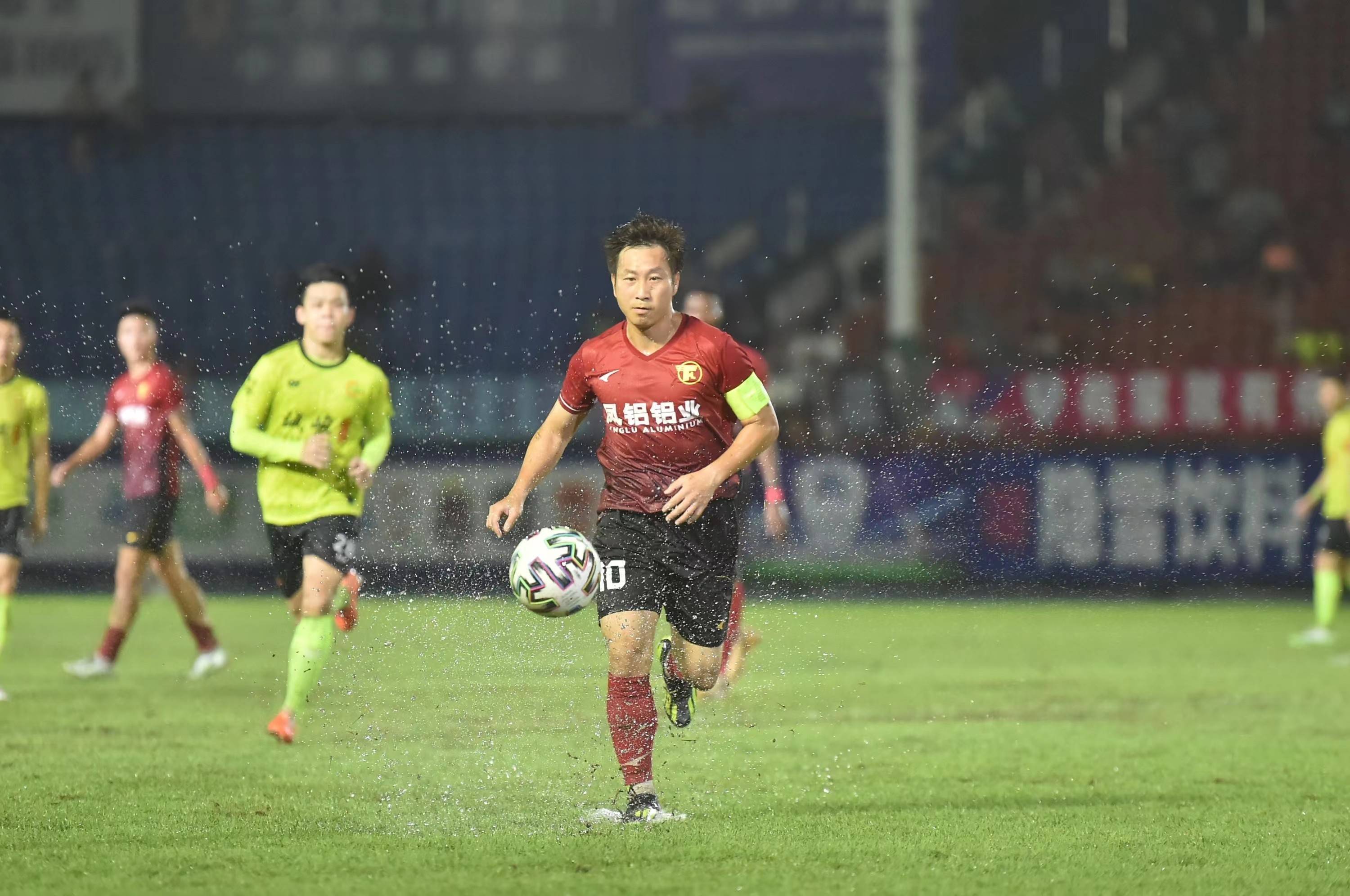 PG电子官网-足球联赛战火再燃，精彩不容错过