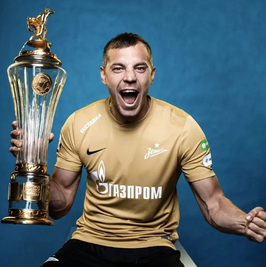 俄罗斯队队长受伤无缘出战，引发球队担忧