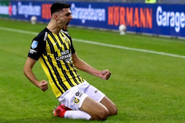 拿坡利继续领跑,全队士气高涨 拿坡利继续领跑,全队士气高涨