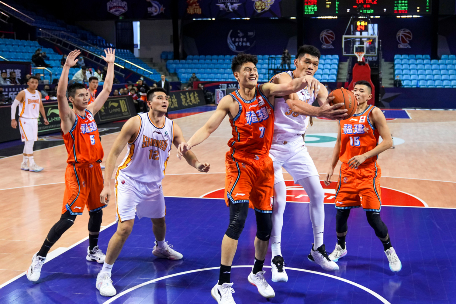 PG平台-福建男篮主场逆转江苏队，重返胜利轨道的简单介绍