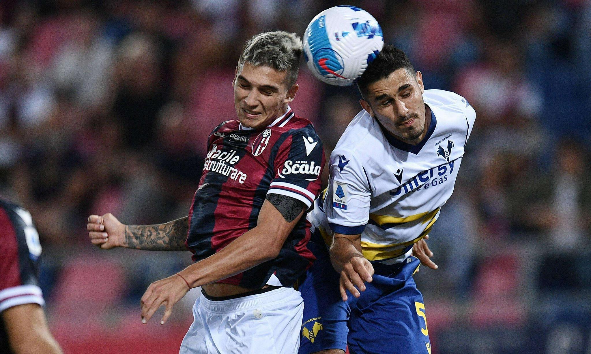 雨战中,佛罗伦萨队战胜萨索洛 雨战中,佛罗伦萨队战胜萨索洛