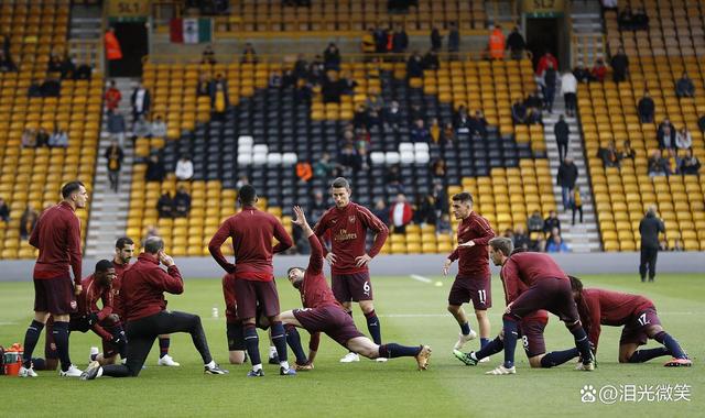 欧洲赛事疯狂展开,球员们拼尽全力 欧洲赛事疯狂展开,球员们拼尽全力