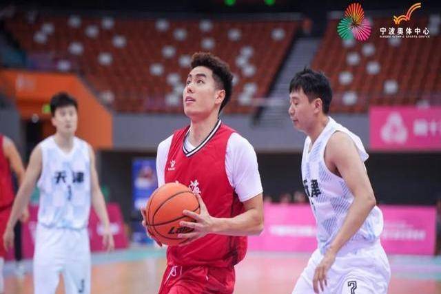 上海男篮主教练调整战术,积极备战下一场比赛的简单介绍 上海男篮主教练调整战术,积极备战下一场比赛的简单介绍