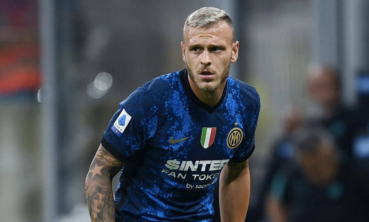 意大利球员因伤退出赛场 意大利球员因伤退出赛场