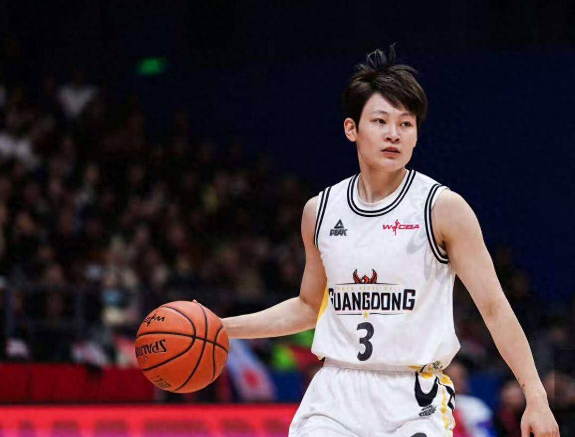 广东队今晚比赛获胜,全队表现抢眼 广东队今晚比赛获胜,全队表现抢眼