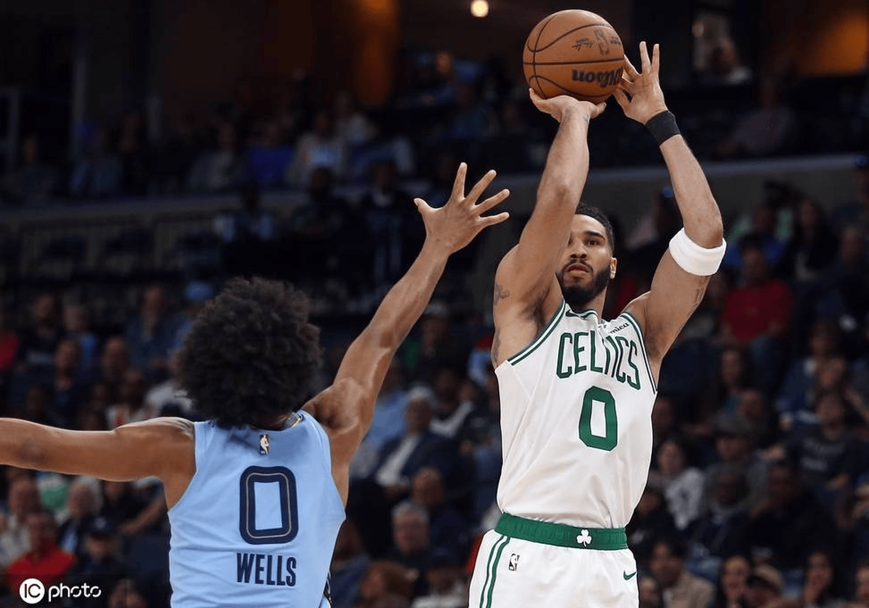 绿军失去两连胜,塔图姆分徒劳无功 绿军失去两连胜,塔图姆分徒劳无功