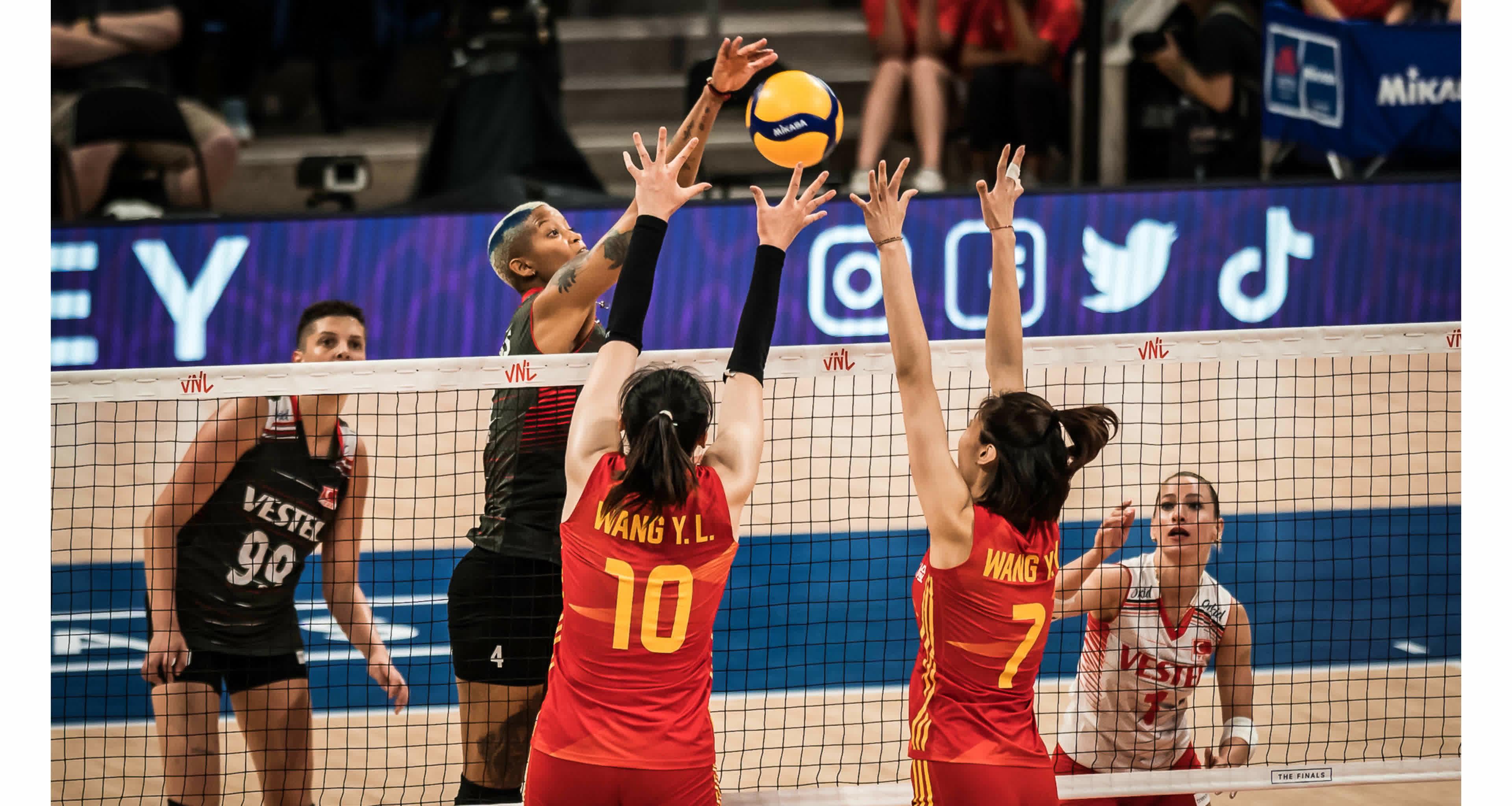 PG Soft Gaming-突尼斯女排球队在赛场上争先取胜