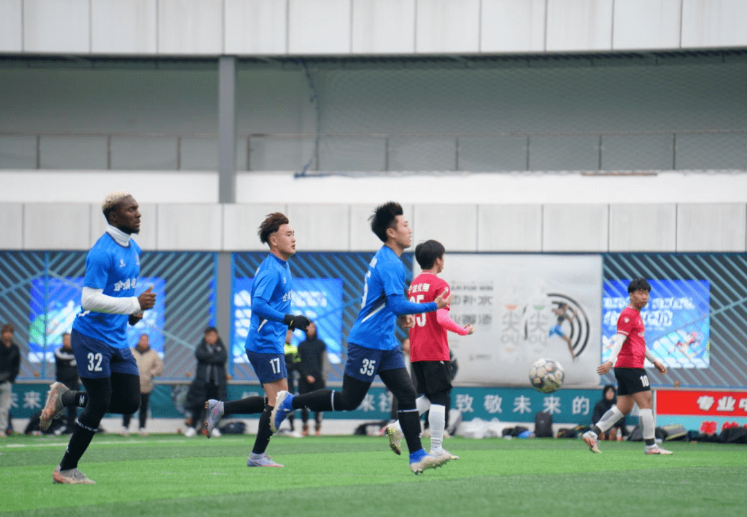 过招双方实力对比,赛场火爆纷呈 过招双方实力对比,赛场火爆纷呈