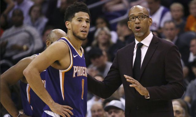 雄鹿主帅布登霍尔泽:我们要团结一致迎战强敌 雄鹿主帅布登霍尔泽:我们要团结一致迎战强敌