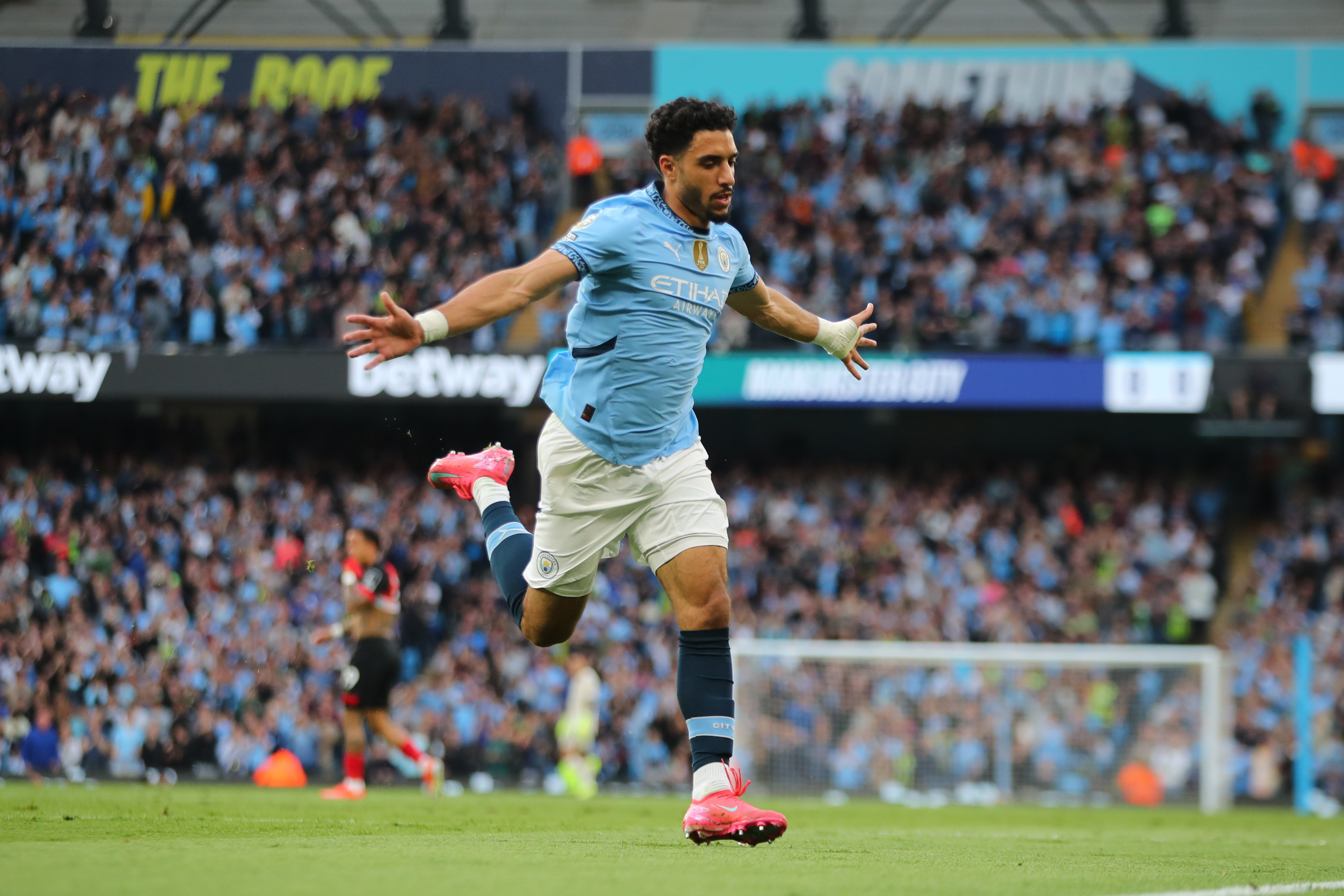 曼城客场轻取伯恩茅斯,继续追赶领头羊 曼城客场轻取伯恩茅斯,继续追赶领头羊