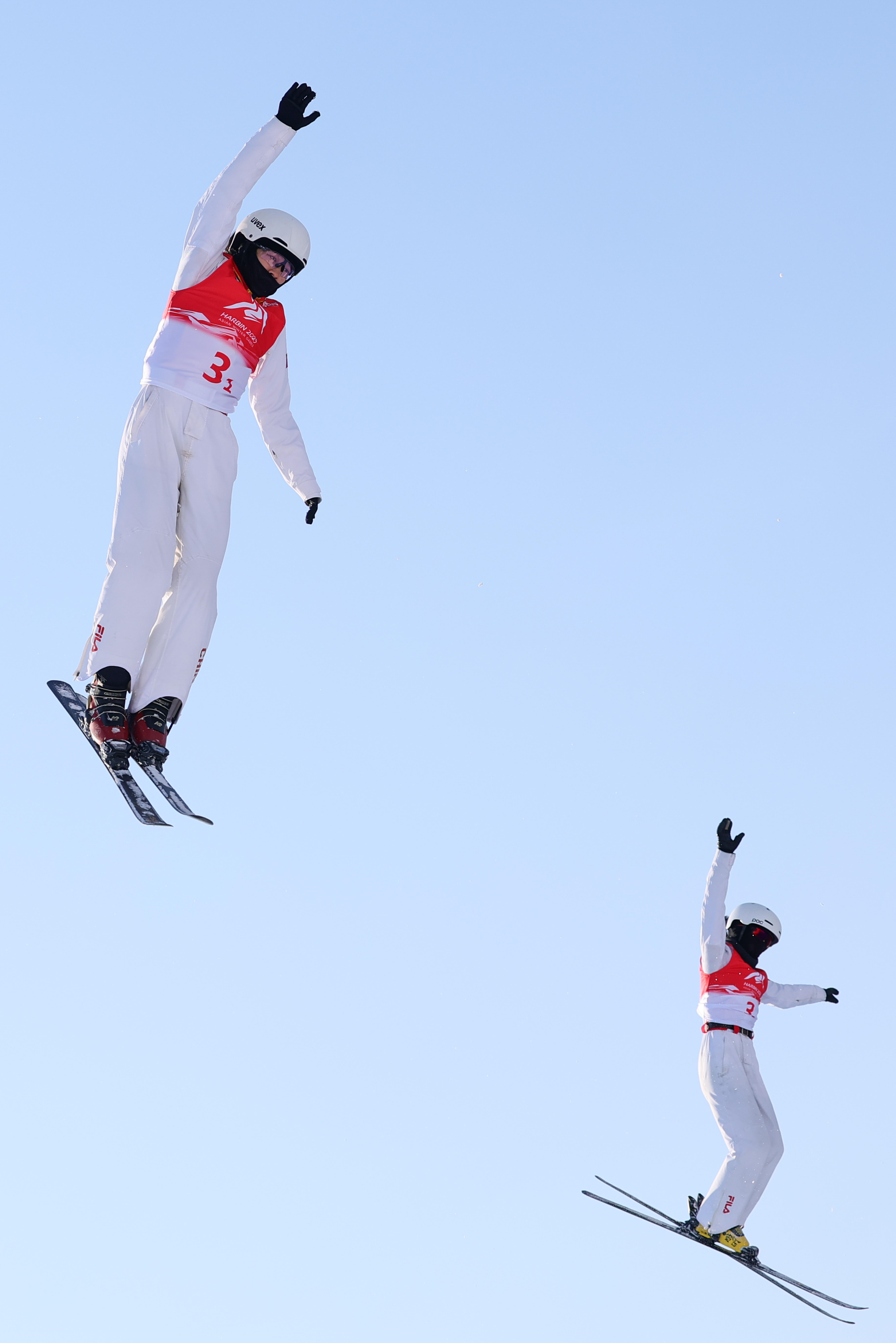 PG电子官网-风雨兼程，滑雪选手奋力拼搏