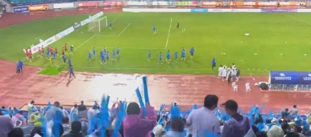 PG电子官网入口-一场激烈的足球对抗掀起球迷狂热