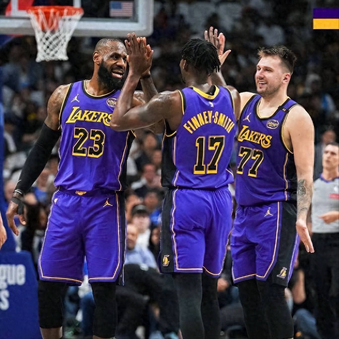 湖人主场掀起狂潮,一举带领球队获胜 湖人主场掀起狂潮,一举带领球队获胜