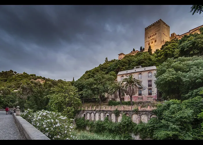 PG电子官方-格拉纳达身陷困境，需立刻调整
