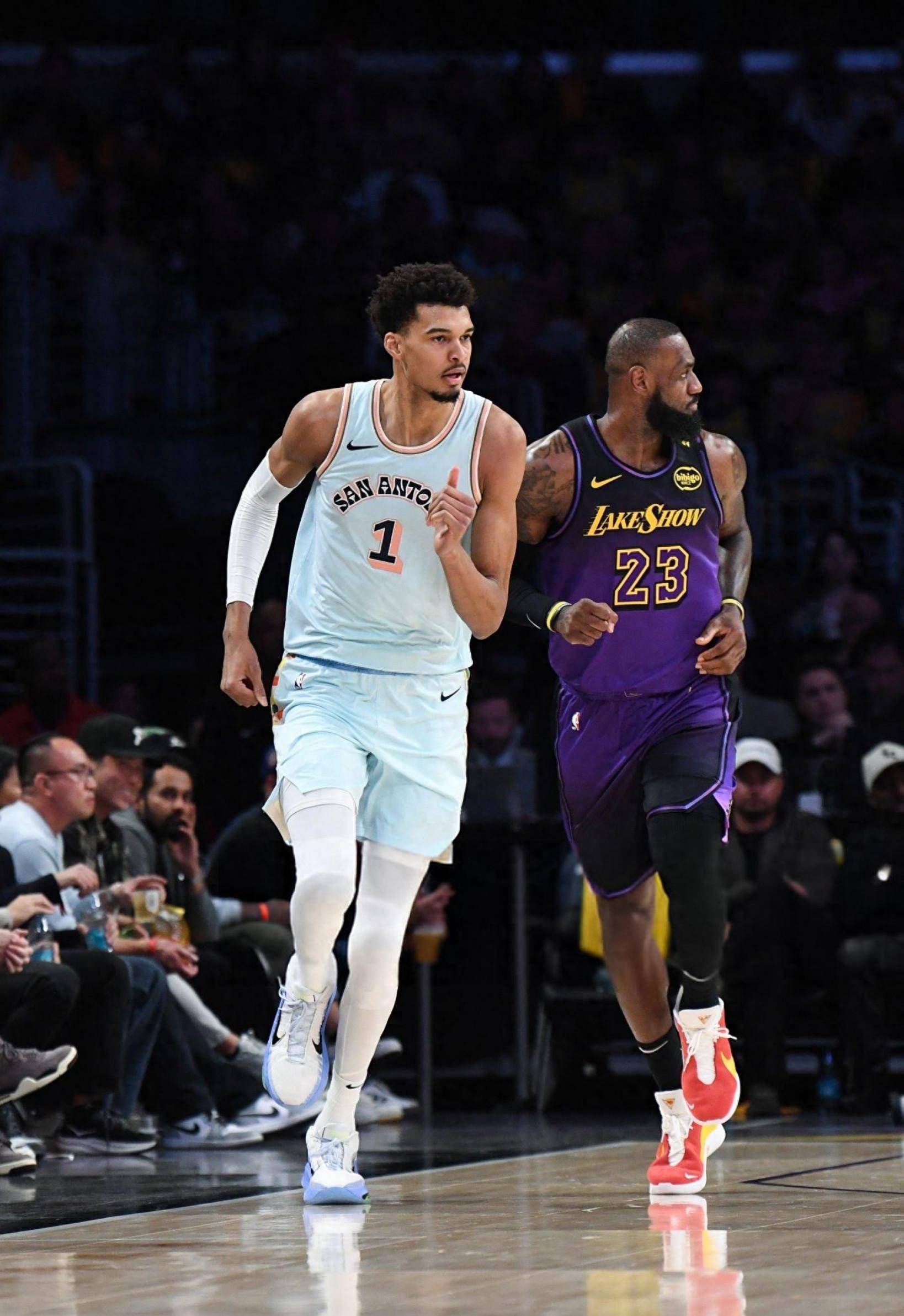 湖人队连战连胜,冲击西部第一位置的简单介绍 湖人队连战连胜,冲击西部第一位置的简单介绍