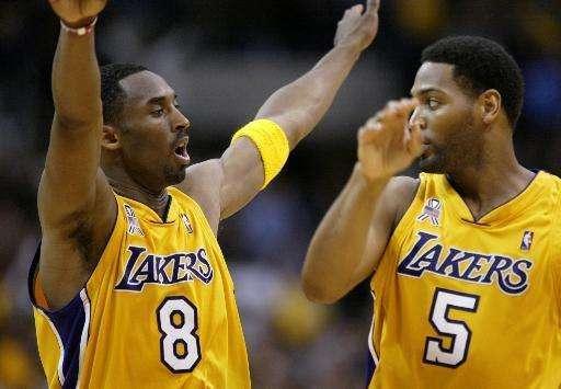 双核心球员合力拯救球队危机 双核心球员合力拯救球队危机