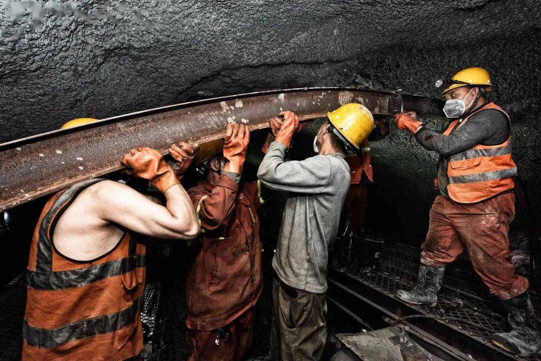 爵士突围太阳,迎来胜利的曙光的简单介绍 爵士突围太阳,迎来胜利的曙光的简单介绍