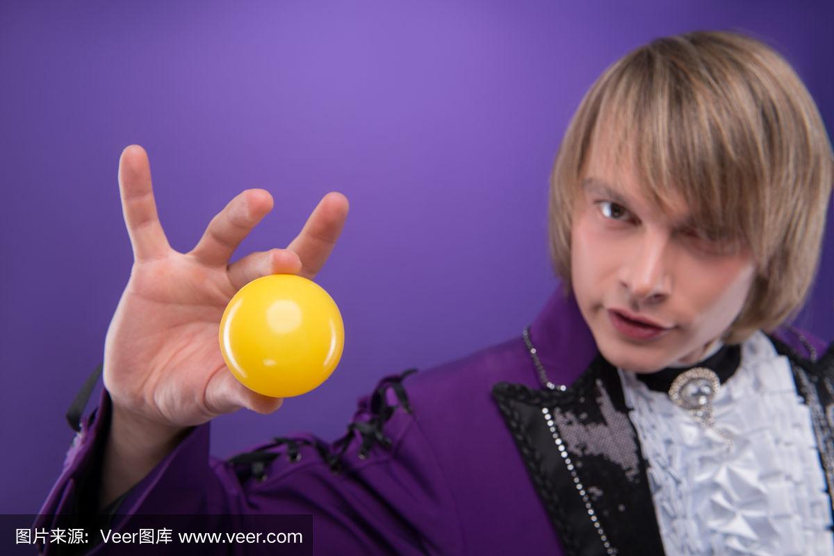 荷兰选手精湛技艺,瞩目首秀成功斩获金牌 荷兰选手精湛技艺,瞩目首秀成功斩获金牌