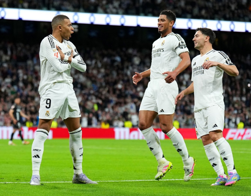 皇家马德里球队迎来翻盘胜利喜出望外的简单介绍 皇家马德里球队迎来翻盘胜利喜出望外的简单介绍