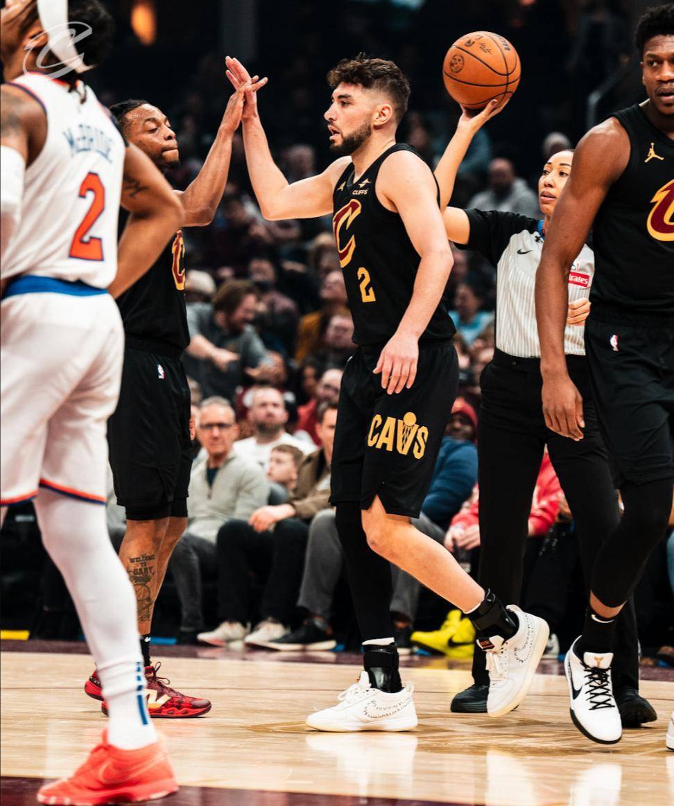 爵士战胜湖人,米切尔全场最高37分助球队取胜 爵士战胜湖人,米切尔全场最高37分助球队取胜