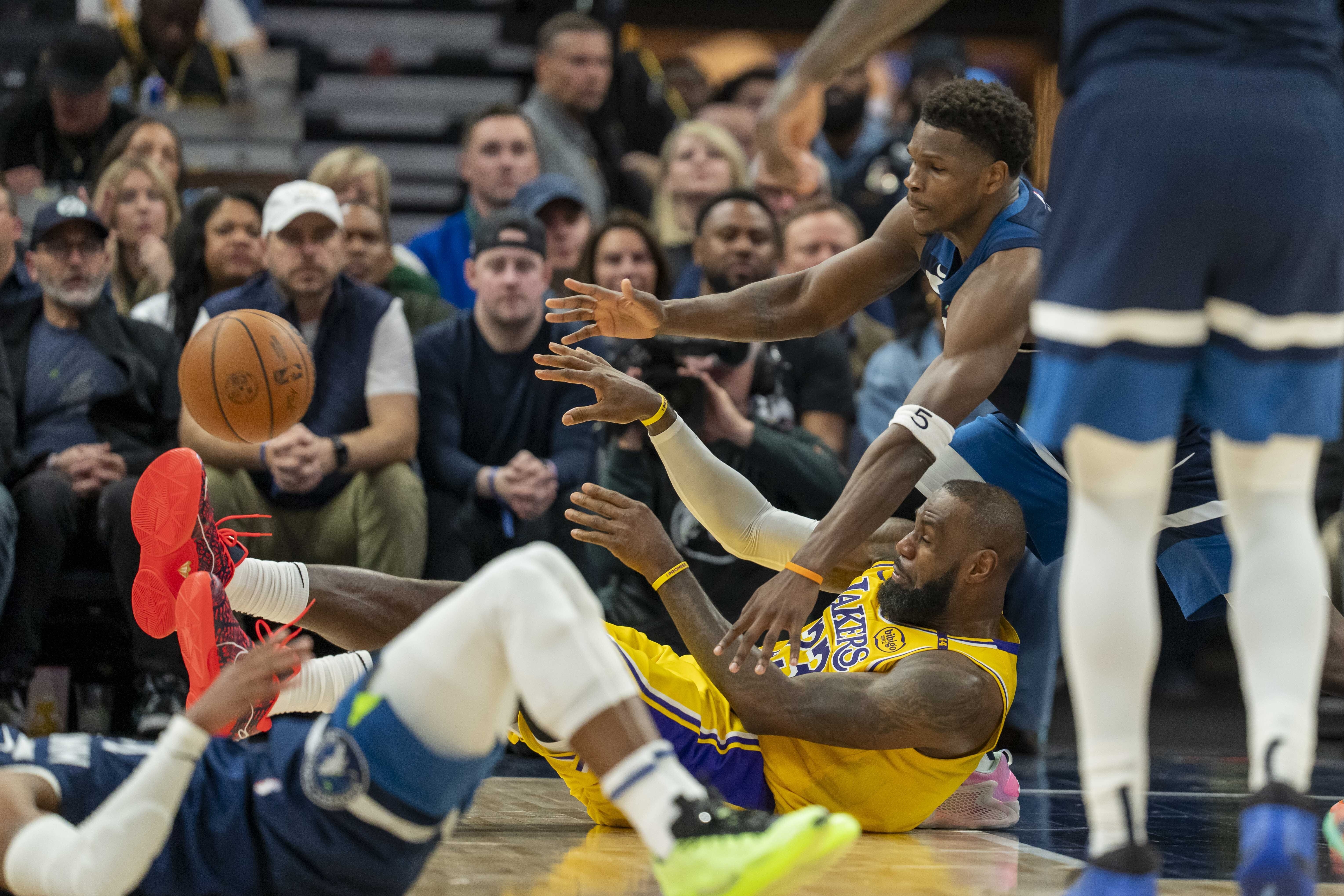 步行者客场战胜魔术,杜兰特全场27+10难救主 步行者客场战胜魔术,杜兰特全场27+10难救主